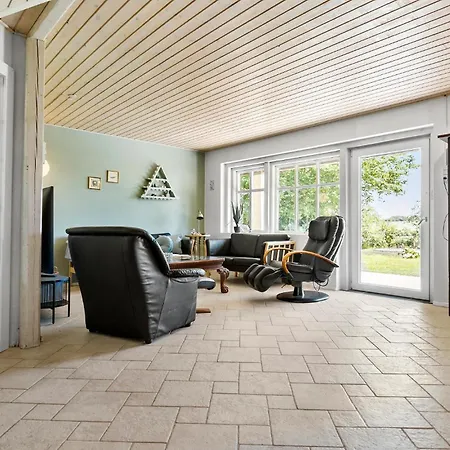 Vakantiehuis Stunning In With Wifi Ranum